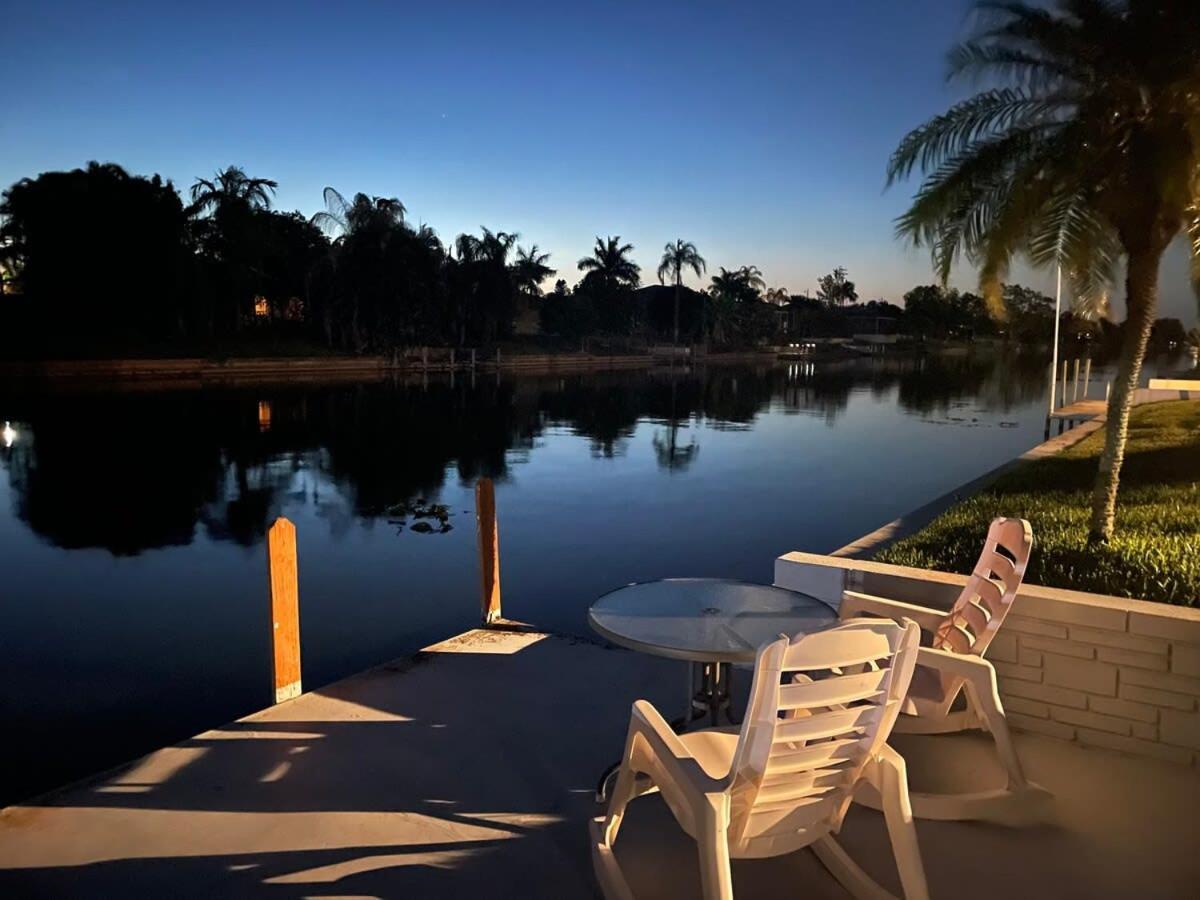 Villa Hidden Secret Waterfront Retreat Cape Coral Exterior foto